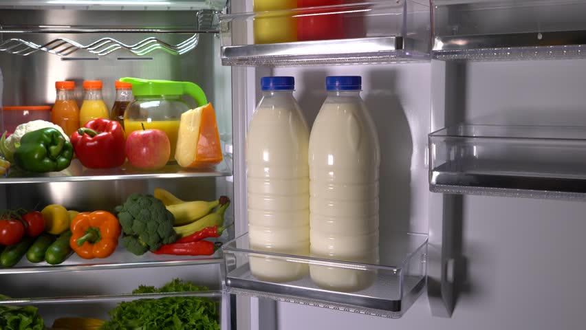 Ja jūs pienu uzglabājat ledusskapja durvīs, nekavējoties pārlieciet to citviet!