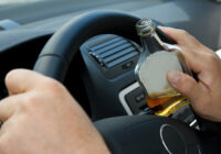 Lietot alkoholiskos dzērienus pie auto stūres drīkst, bet ar vienu nosacījumu!