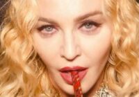 60 gadus vecā Madonna šokē ar jaunām ķermeņa formām